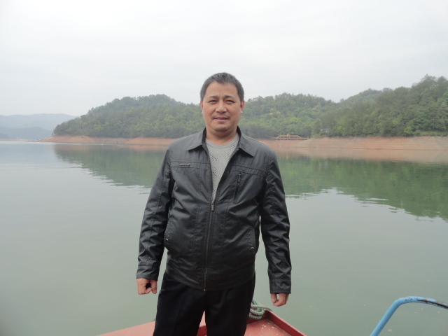 员工假日组织赴赣州市上游县陡水湖游玩